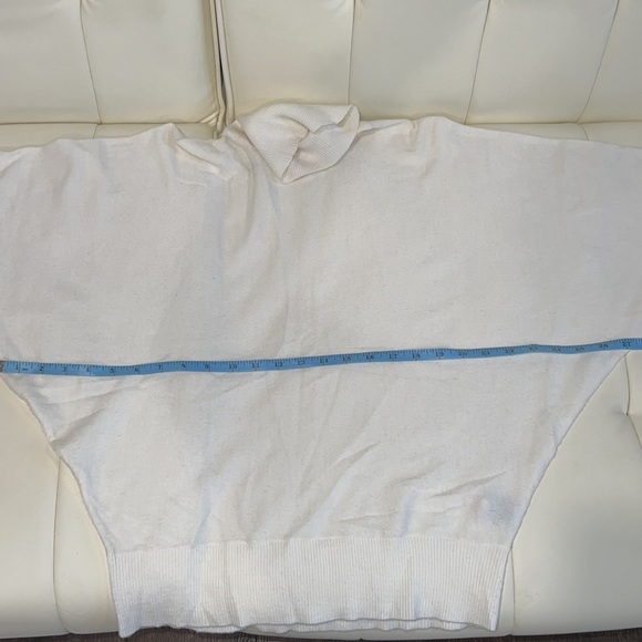 Beautiful dolman sleeve sweater, winter white, medium - Picture 8 of 11